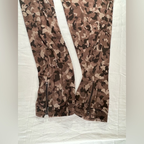 Susan Graver (QVC) Camouflage Lightweight Ankle Zip Pants — Size S - Picture 7 of 10